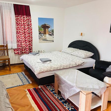 Apartments Kira SJJ Eksteriør bilde