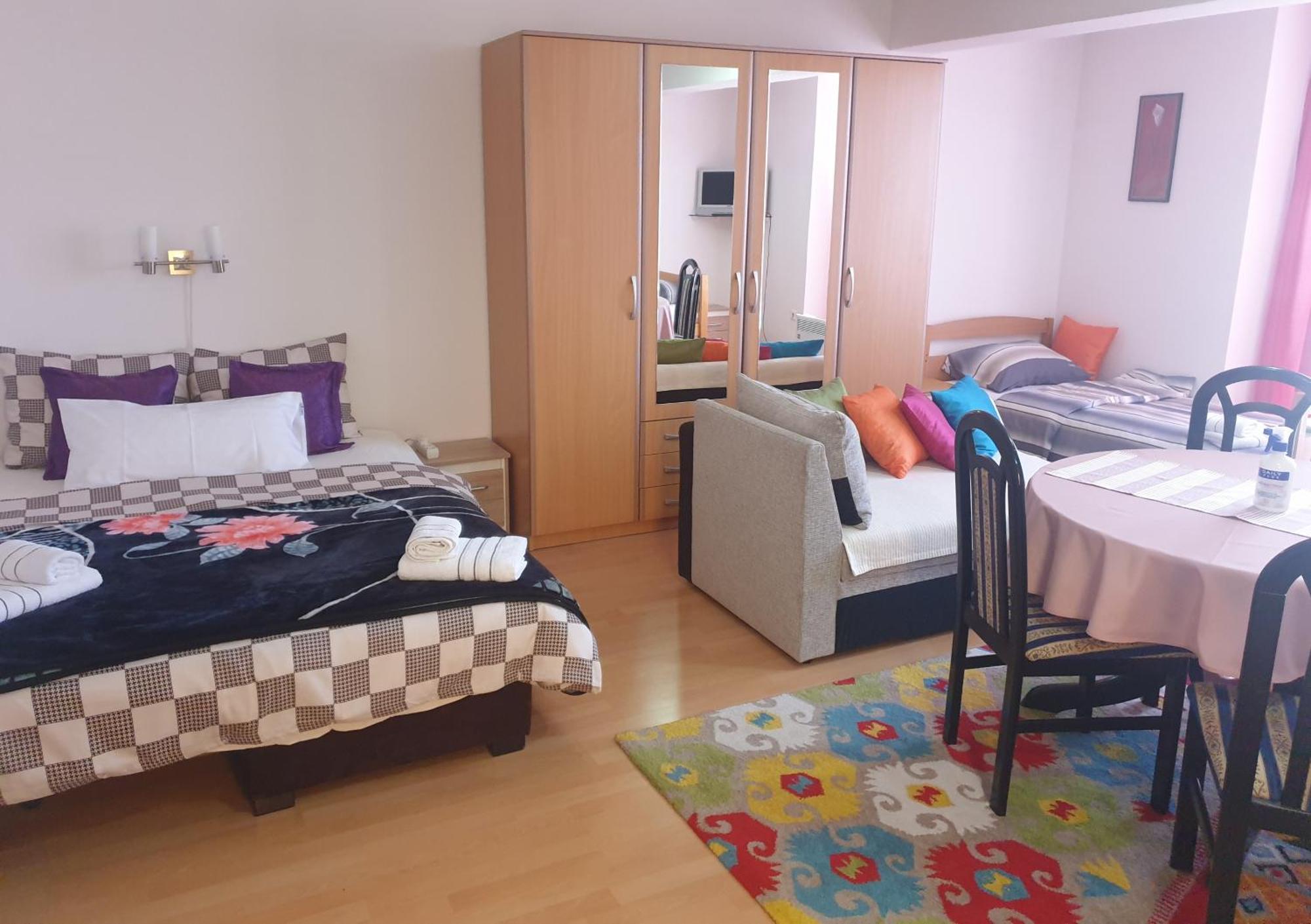 Apartments Kira SJJ Eksteriør bilde