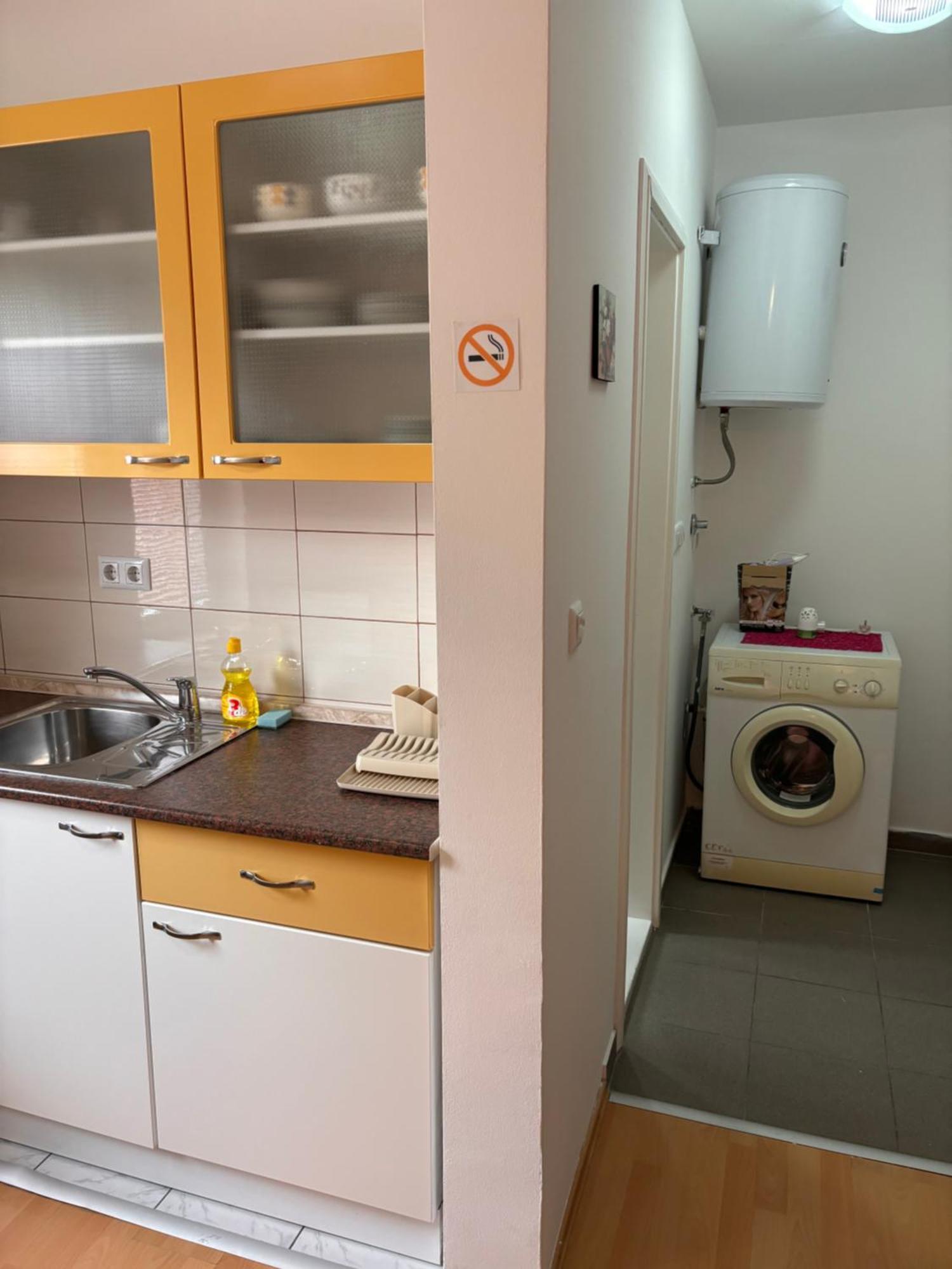 Apartments Kira SJJ Eksteriør bilde