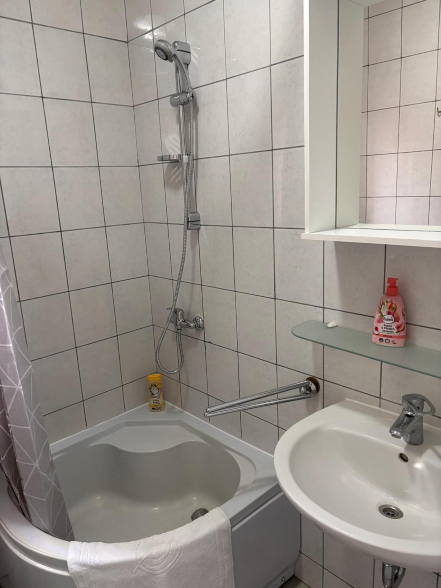 Apartments Kira SJJ Eksteriør bilde