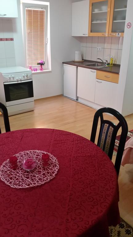 Apartments Kira SJJ Eksteriør bilde