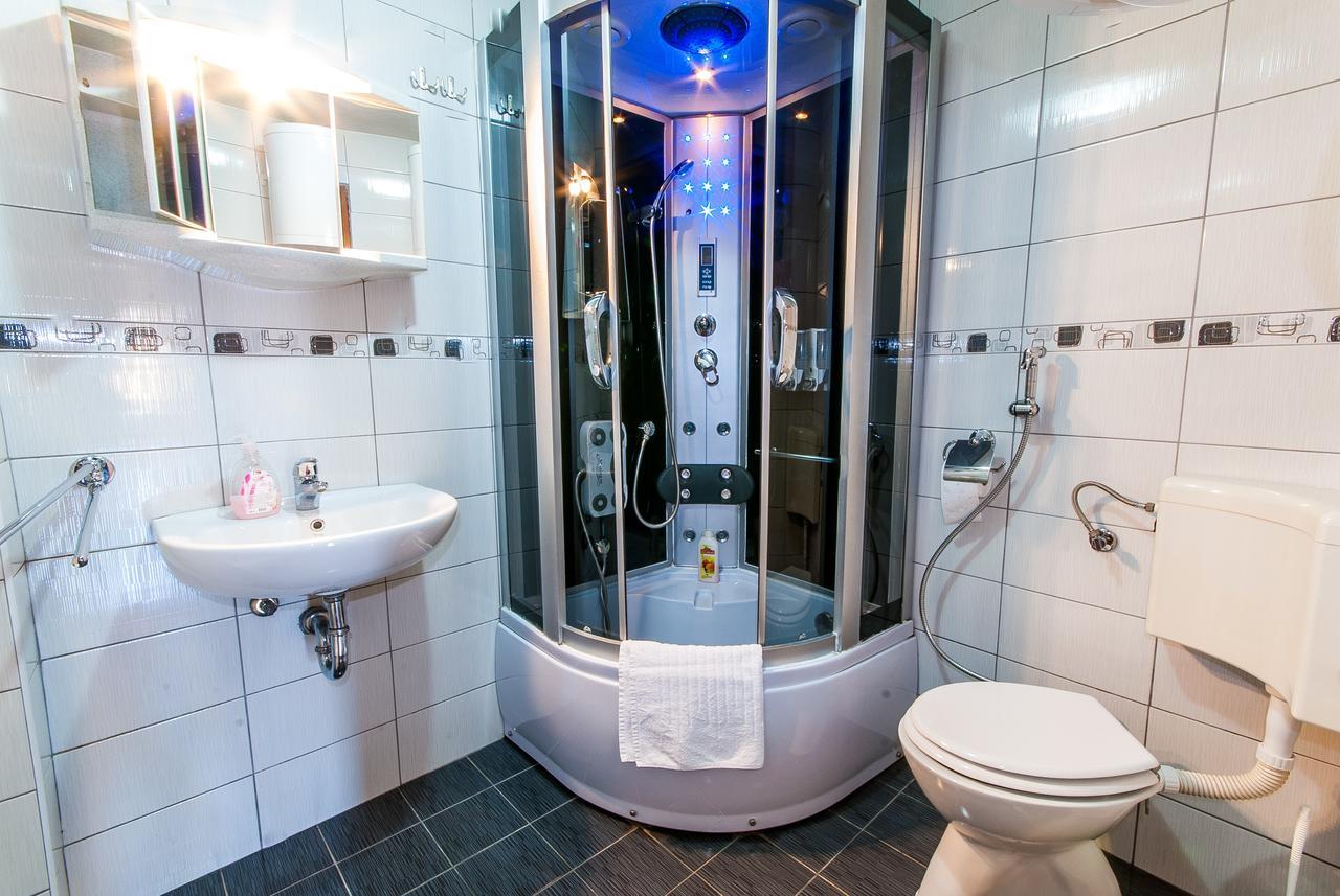 Apartments Kira SJJ Eksteriør bilde