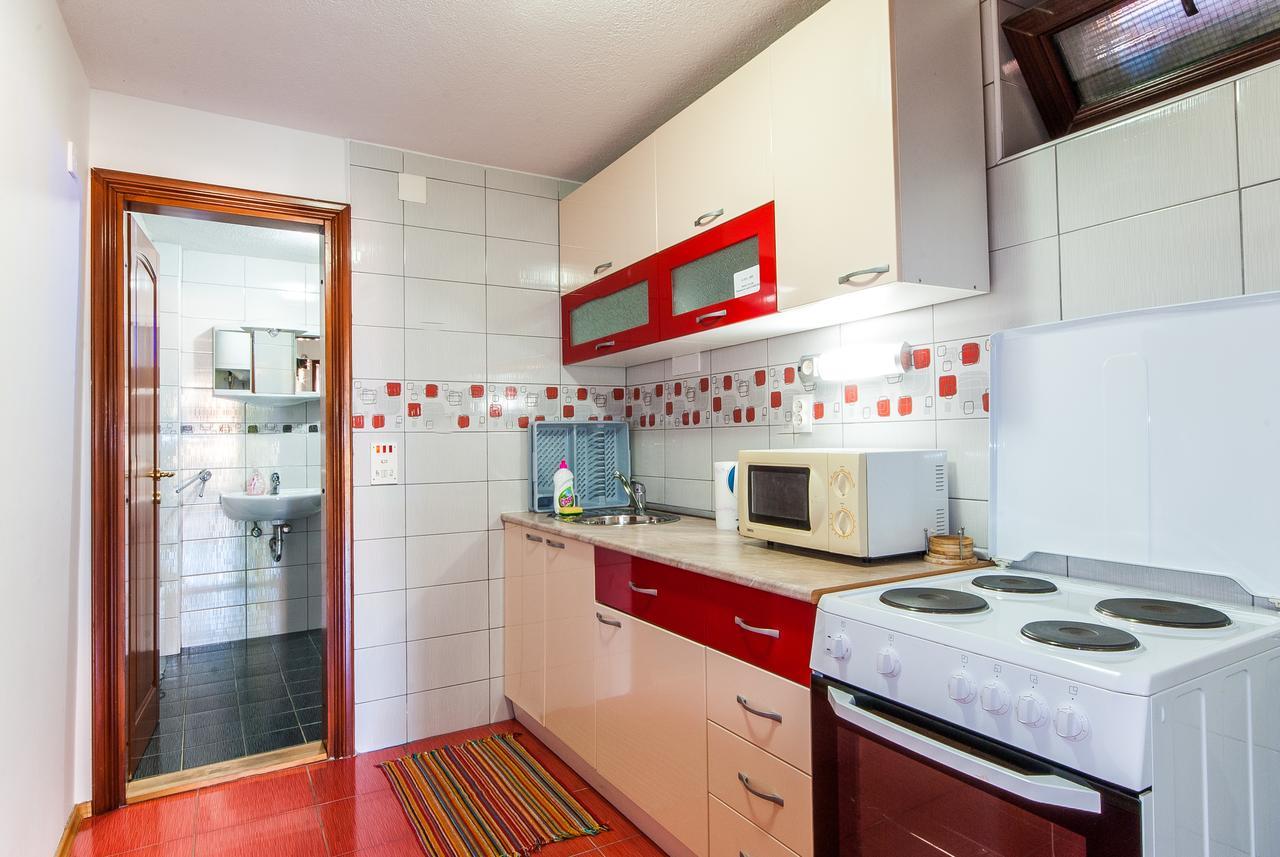 Apartments Kira SJJ Eksteriør bilde