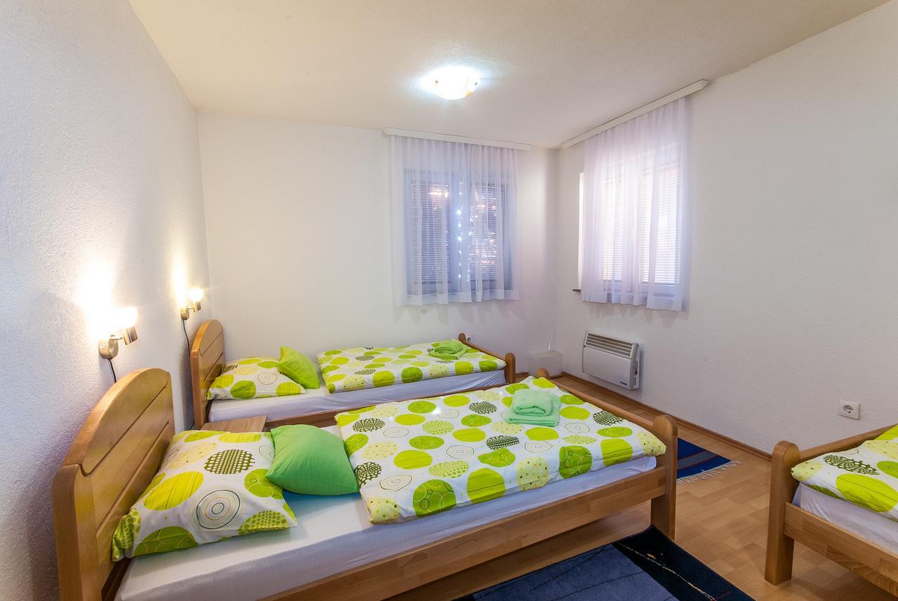 Apartments Kira SJJ Eksteriør bilde