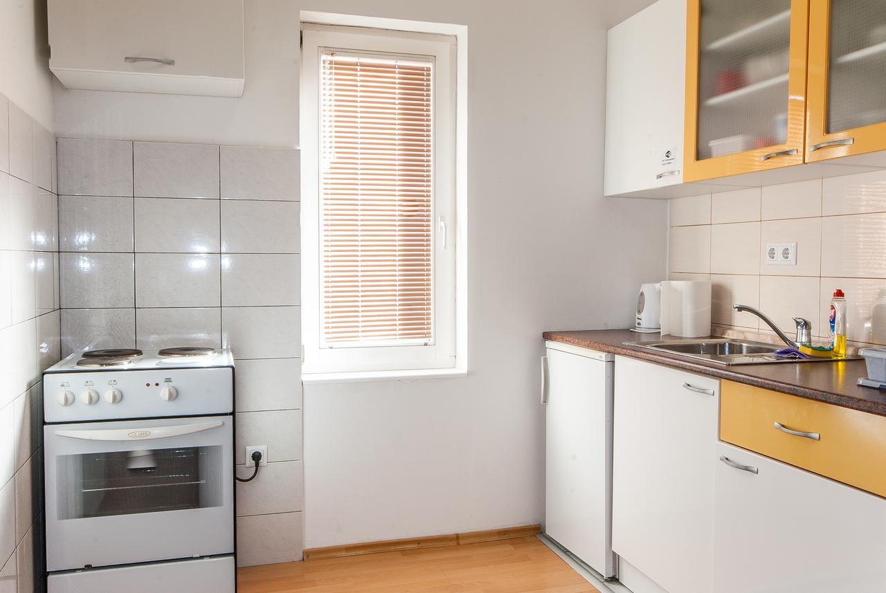 Apartments Kira SJJ Eksteriør bilde