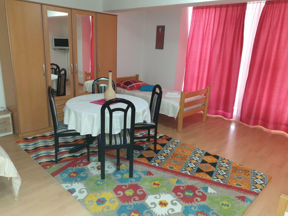 Apartments Kira SJJ Eksteriør bilde
